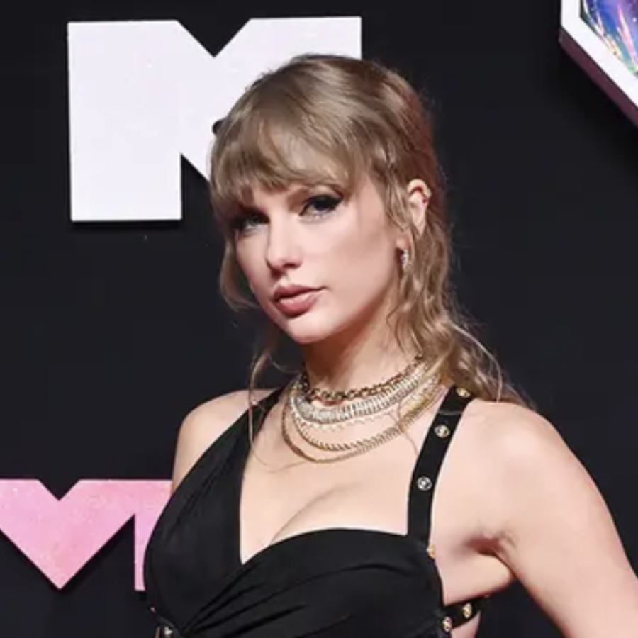 How rich is female billionaire Taylor Swift? News