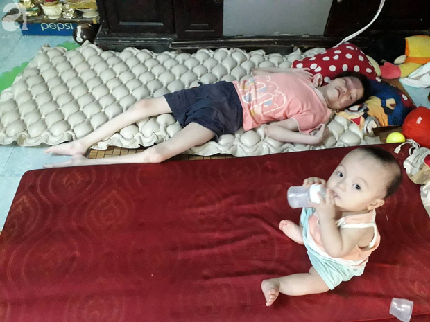 Đà Nẵng: Người mẹ nghèo nuôi 3 con thơ nheo nhóc, bất lực nhìn con gái 15 tuổi co giật vì bệnh u máu quái ác - Ảnh 5.