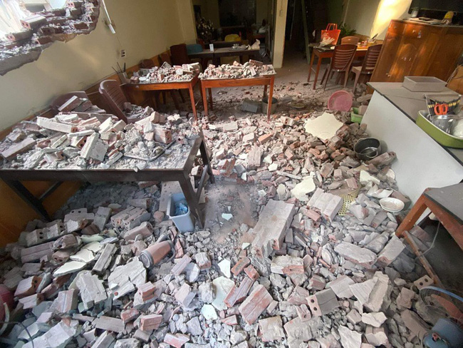 Tin mới nhất vụ sập nhà 3 tầng ở Lào Cai: Chủ ngôi nhà đang xây có động thái sau sự cố - Ảnh 2.