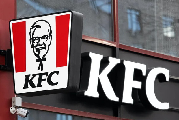 Đặt KFC về nhà phát hiện nguyên cái đầu gà to đùng trong bịch, lên mạng phản ánh nhận luôn rep chất lừ - Ảnh 4.
