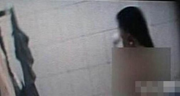 Quên tắt camera khi lên sóng, nữ streamer lộ toàn cảnh tắm trần ngay sau đó, vội vàng lên tiếng xin CĐM gỡ clip nóng - Ảnh 4.