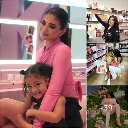 Kylie Jenner Carries Stormi As She Tours Her Office, Planning To Let(02)